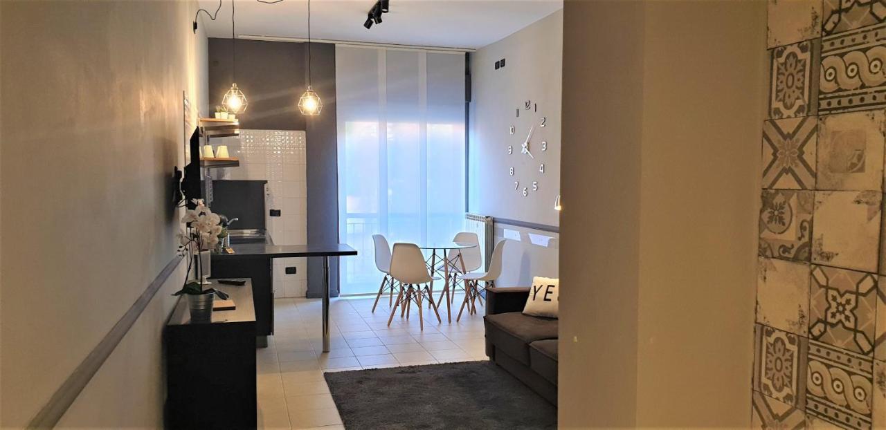 Welcome Brescia Apartments - Volta Bagian luar foto