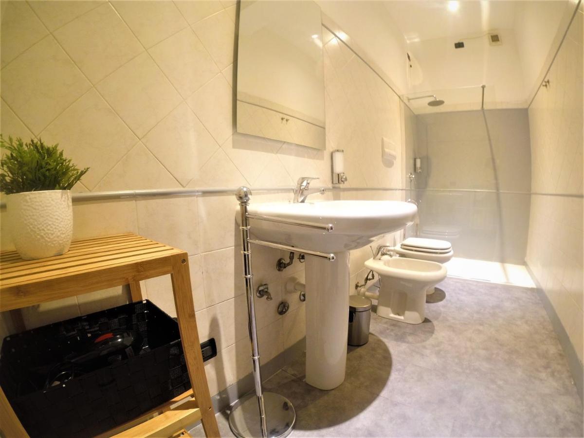 Welcome Brescia Apartments - Volta Bagian luar foto