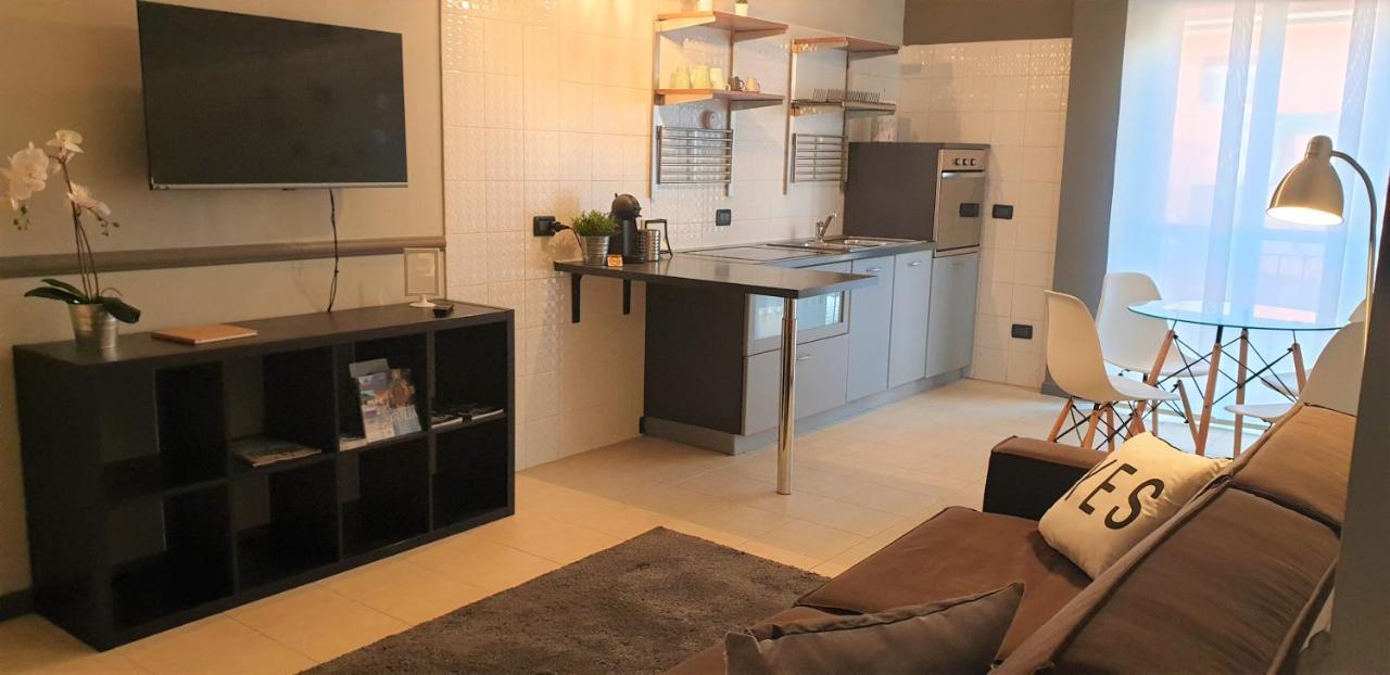 Welcome Brescia Apartments - Volta Bagian luar foto